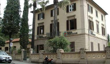Palazzina Fideuram e imbottigliamento messi in vendita 