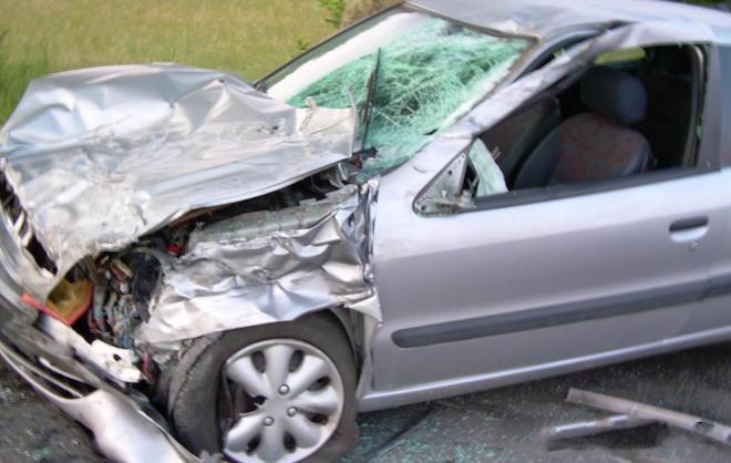 Studentessa in auto a 120 km all’ora: morirno due ragazzi 