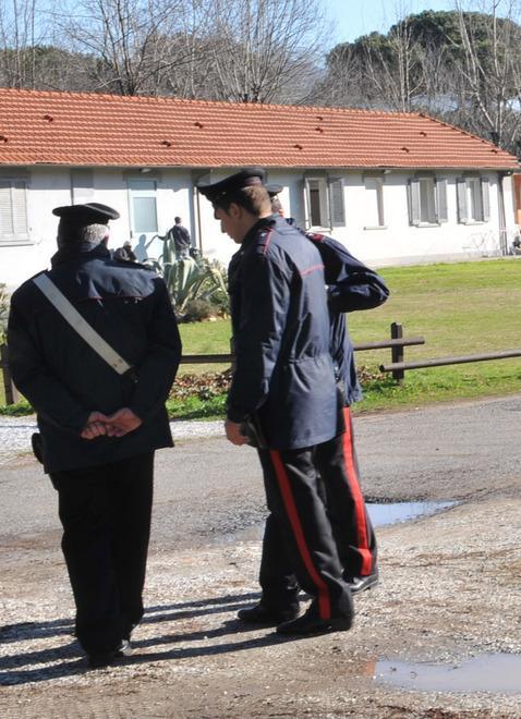 Entra nel giardino di una villa, denunciato