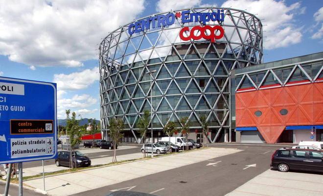 Il futuro di 200 negozi è nelle mani della Coop 