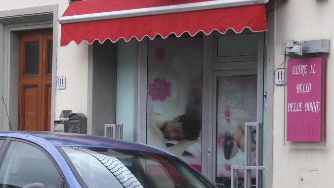 Centro massaggi in Chinatown: relax a luci “rosa”
