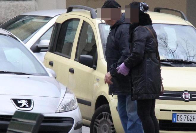 Prostitute low cost in piazza Mercatale 