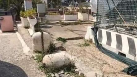 «Porto Ercole, il lungomare è abbandonato a se stesso»