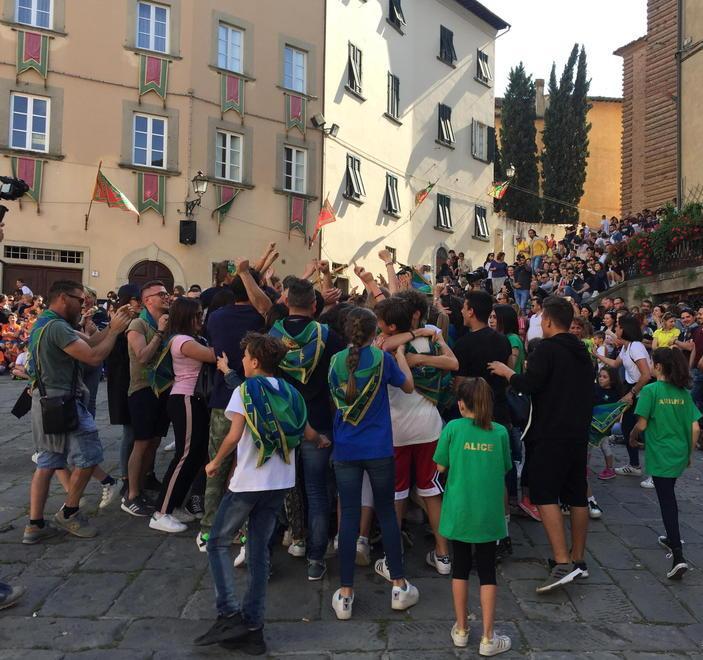 Mercatino e sfilata baby rimandate per maltempo
