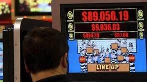 Gioco d’azzardo Scintille sugli orari tra M5s e sindaco