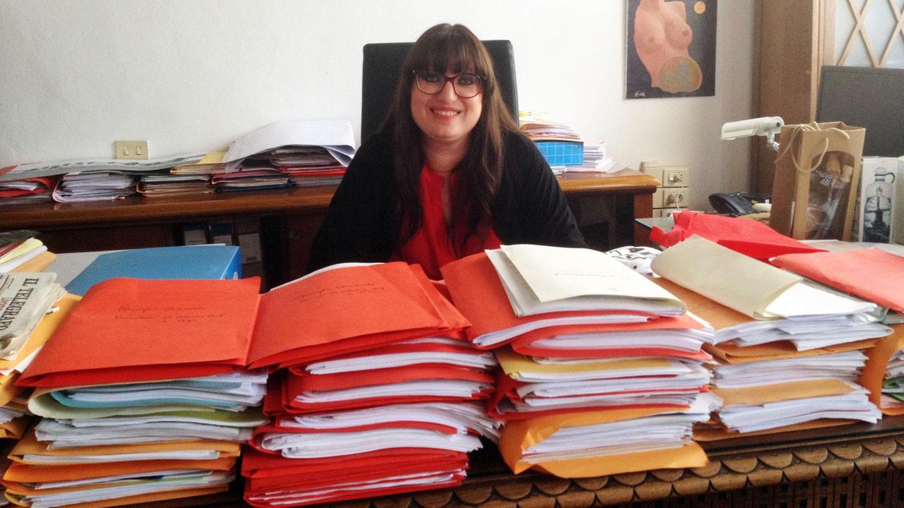 La vicesindaca e candidata M5S, Stella Sorgente, nel suo ufficio in Comune