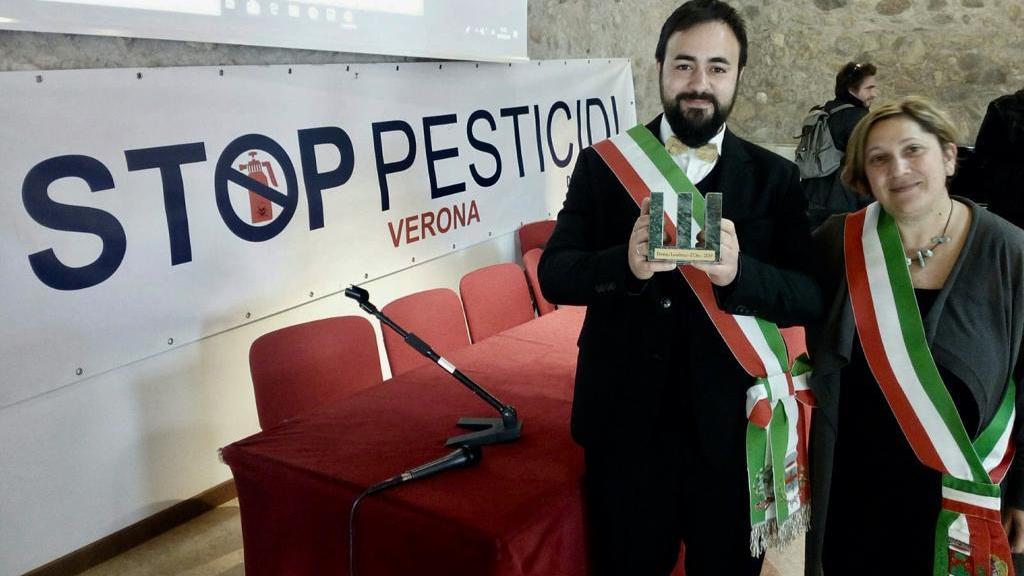 Il sindaco di Carmignano Edoardo Prestanti ha ricevuto il "Lombrico d'oro" per l'impegno ambientale