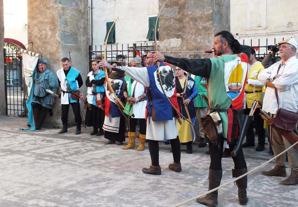Piombino si tuffa nel Medioevo per celebrare la patrona Santa Anastasia 