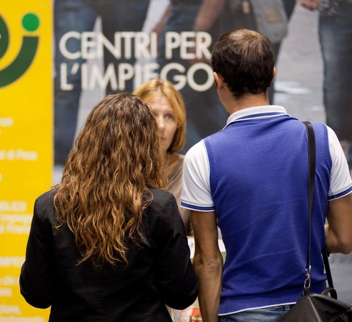 Reddito di cittadinanza a 2.600 famiglie ma Inps in affanno per le nuove domande 
