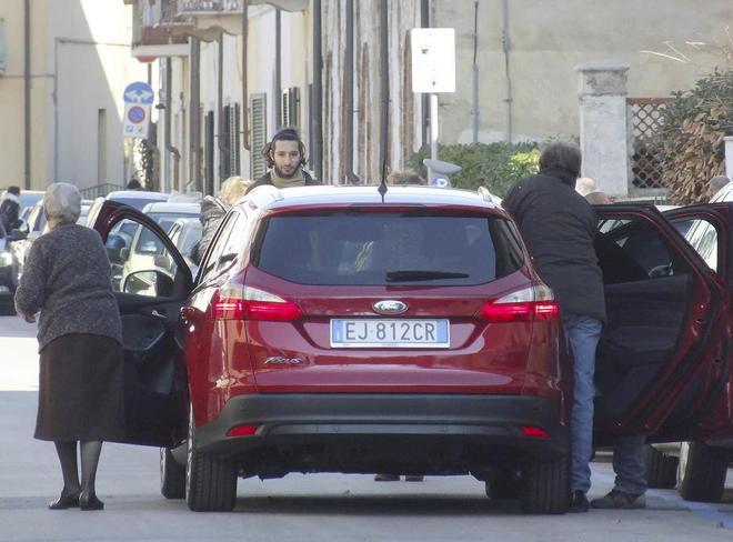 L’auto parcheggia da sé Si gira lo spot della Ford 