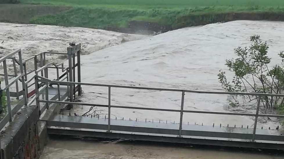 Tresinaro, paura in quattro Comuni Chiuso il ponte di San Donnino 