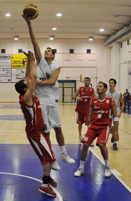Basket Cecina testa o croce con il Castello 