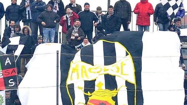 Un centinaio di ultrà a San Giuliano, nonostante la delusione
