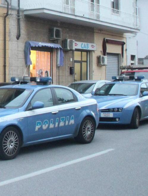 Botte fra donne: si contendono un uomo 