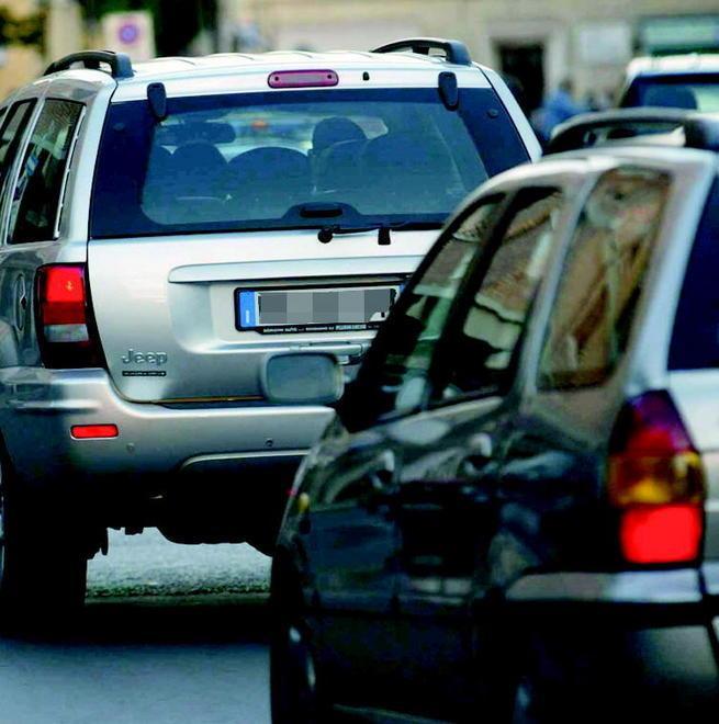 Ai livornesi piace sempre l’auto di lusso 