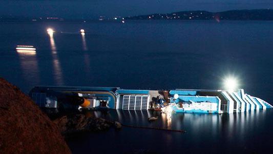 Il gip concede i domiciliari a Schettino ma non convalida il fermo