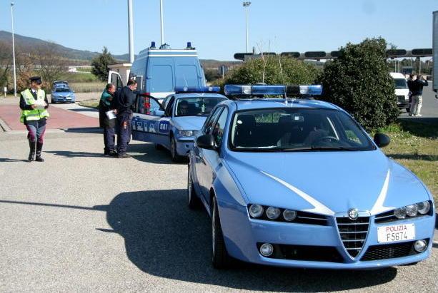 I ladri rubano tv al plasma e carburante
