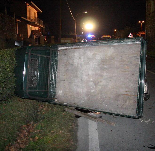 Si schianta in auto sulla Provinciale: 19enne in coma 
