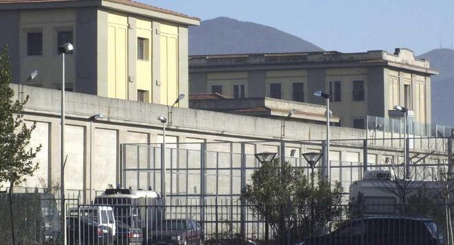 Catturato a Casoria l’evaso Era a casa della compagna 