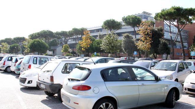 Troppa insicurezza nel parcheggio del Versilia