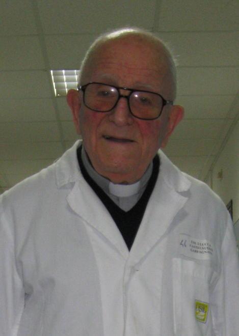 Don Moni, cappellano sprint a 93 anni