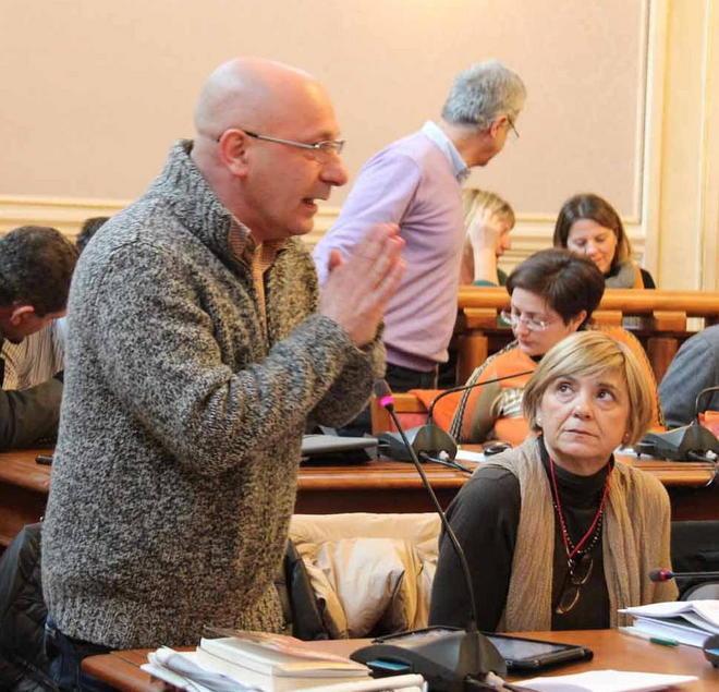 La maggioranza scoppia 