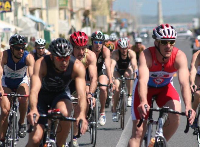 Sale la febbre del triathlon domenica arriva l’Iceman 