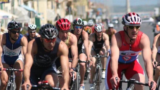 Sale la febbre del triathlon domenica arriva l’Iceman