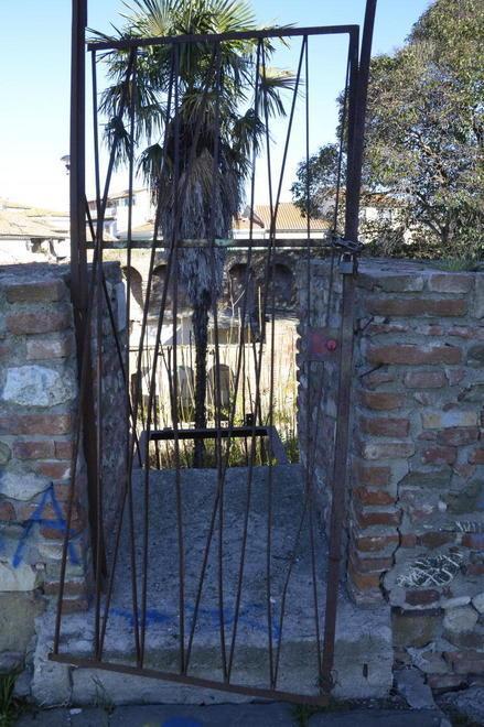 Sopra piazza del Sale tra pericoli e abbandono 