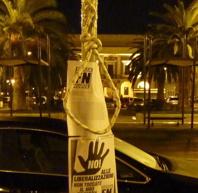 Blitz di Forza Nuova contro le liberalizzazioni 