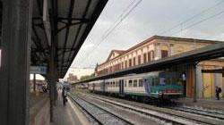 Ritardi e gravi disagi alla circolazione ferroviaria del tratto Lucca-Viareggio