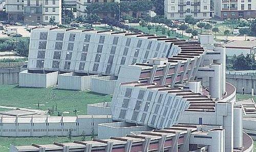 S’impicca in carcere con le tendine da sole