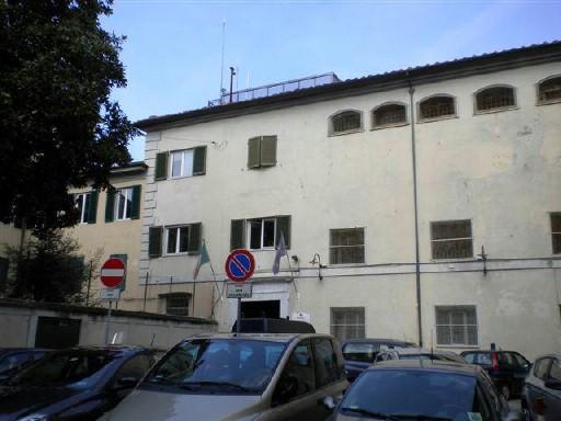 Detenuto tenta il suicidio a Lucca, lo salva agente 