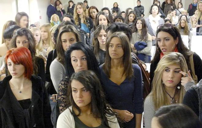 Duecento ragazze per un talent show 