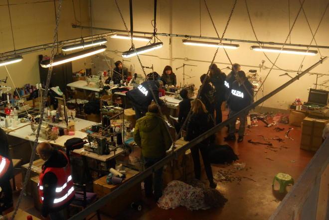 Sequestrata la prima tessitura 