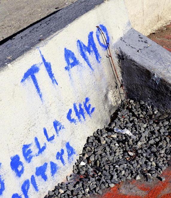 Quel tristissimo spettacolo all’anfiteatro 