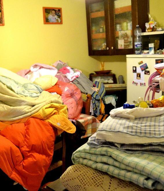 Intanto al piano rialzato le case sono invase dai topi 