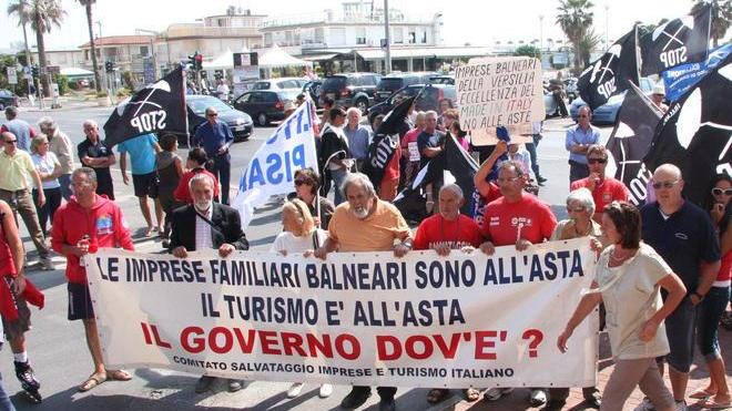 Il decreto Monti risparmia i balneari