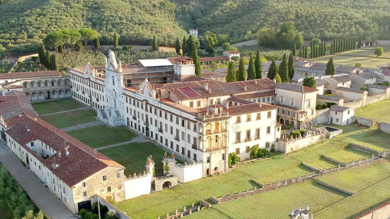 Una veduta aerea della Certosa di Calci