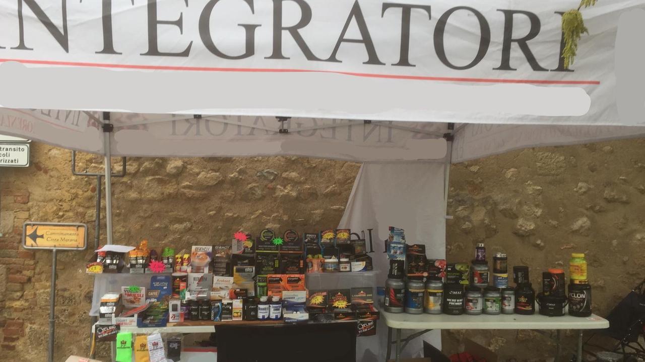 Il banco con gli integratori alimentari