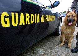 Nasconde 1,8 kg di eroina nella stufa, arrestato 