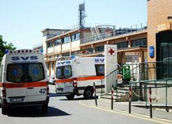 Contromano si scontra con un’auto di ragazzi, uno è grave 