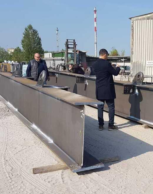 Prende forma il ponte di Borgo Scala Arrivate le travi