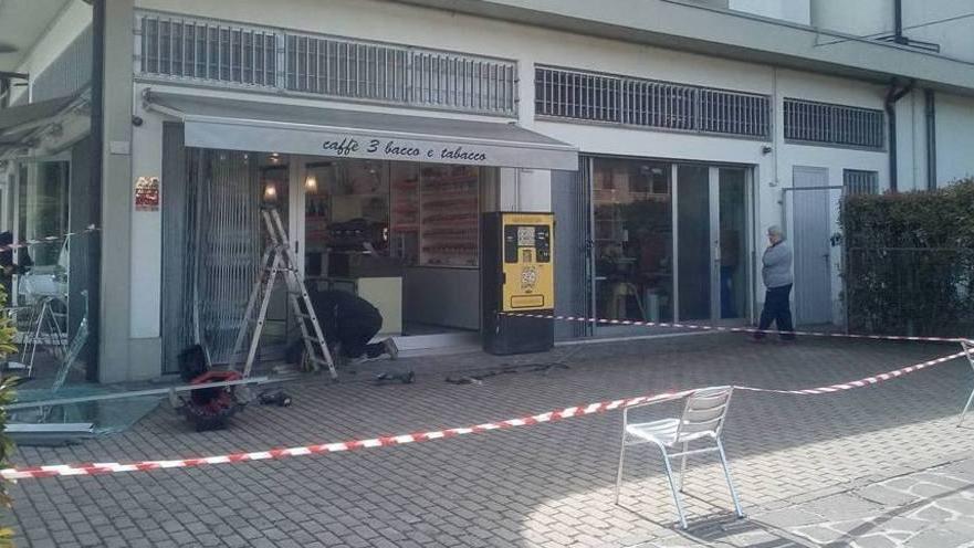 Bar preso d’assalto per la nona volta