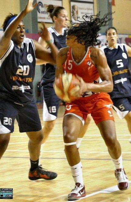 Basket Le Mura strapazza Umbertide e fa sognare i tifosi 