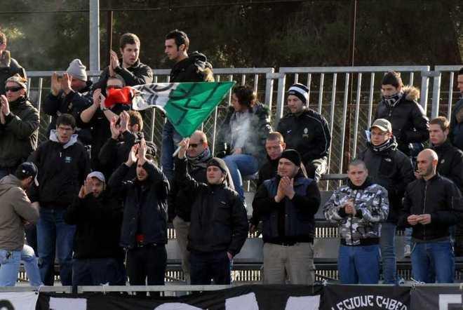 I tifosi perdono la pazienza e arrivano i fischi