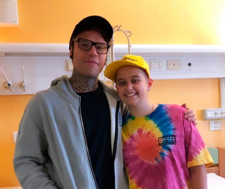 Fedez a Modena fa il pienone ma il primo saluto è tutto per Chiara 