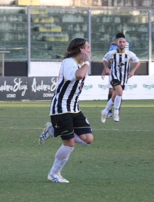 Cesarini uomo d’oro Un gol per i tifosi e contro le difficoltà 