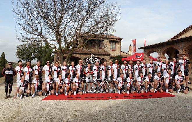 Il team Max Lelli fa beneficenza aiutando i bambini haitiani