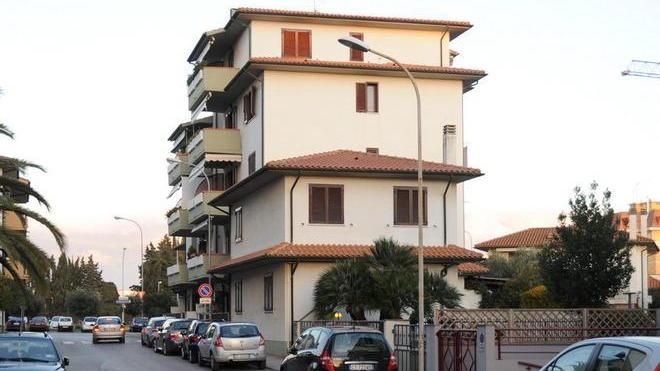Ladri in casa dell’assessore traditi da cane e marmitta